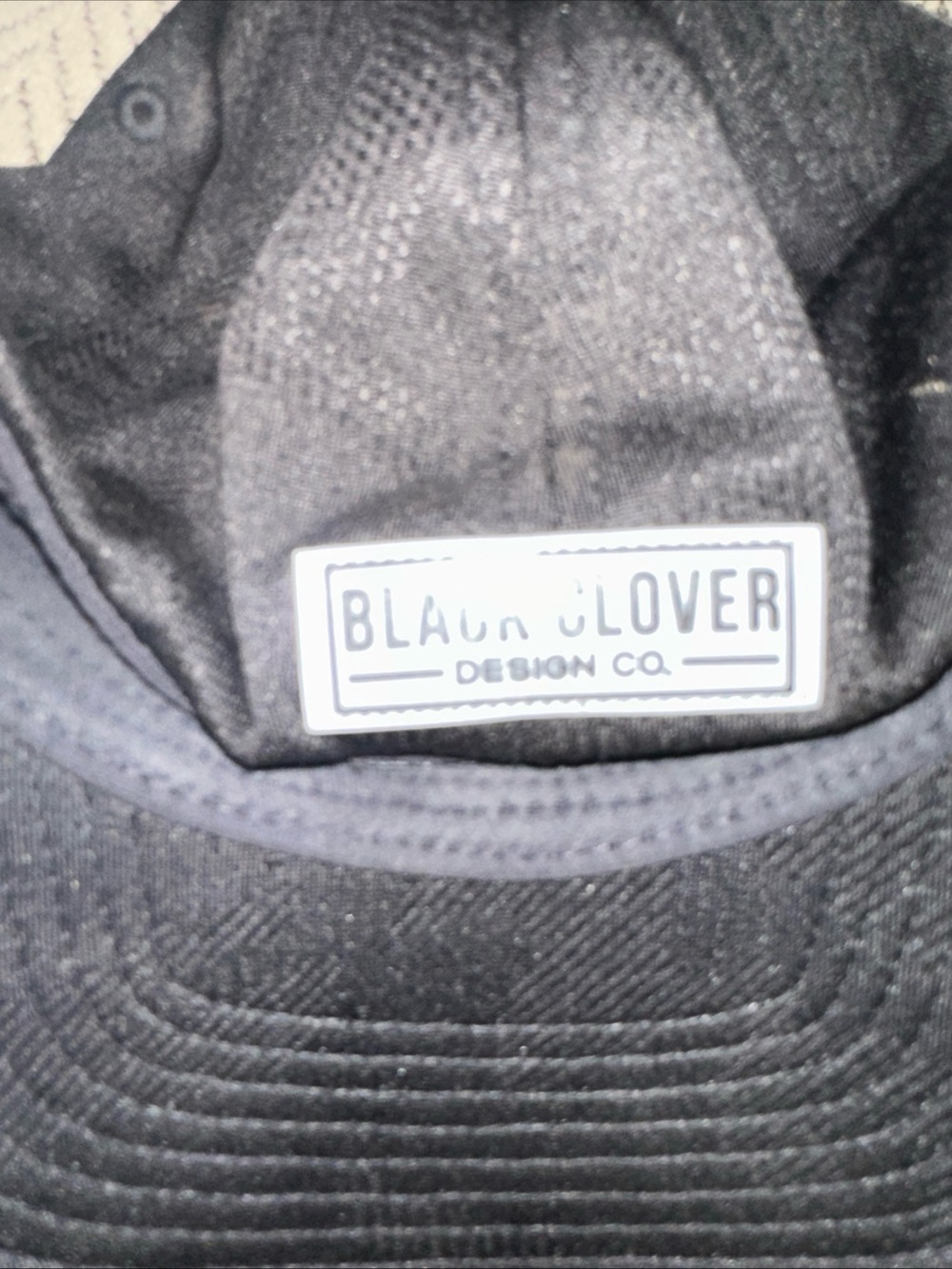 Black Clover Black Cap S M Live Lucky Flex Fit Golf Hat - Picture 2 of 4
